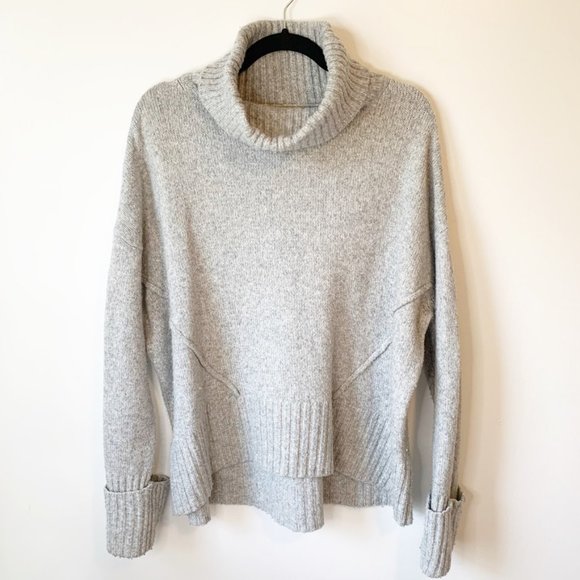 H&M Sweaters - H&M Grey Knit Turtleneck Sweater Size Medium